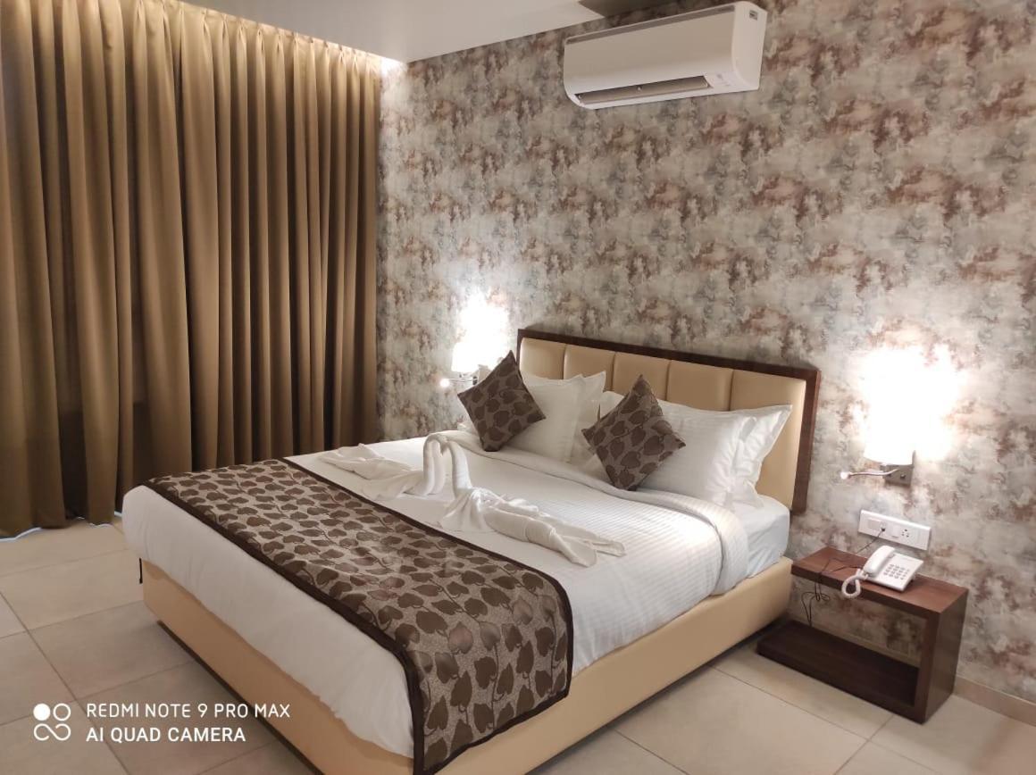 Hotel Shlok Kolhápur Exteriér fotografie