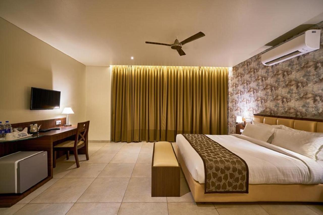 Hotel Shlok Kolhápur Exteriér fotografie